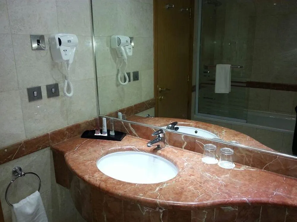 Nozol Royal Inn Hotel Μεδίνα 4*,